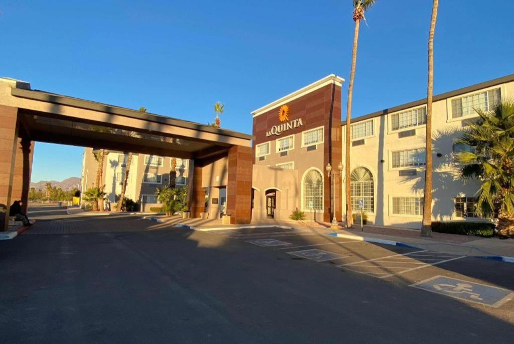 Baymont By Wyndham Safford Exterior foto